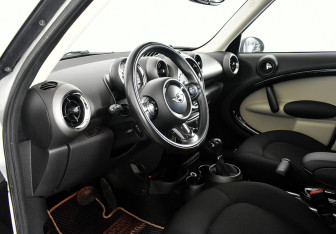 Подержанный автомобиль MINI Countryman 2012 года (25 фото)