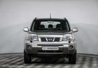 Подержанный автомобиль Nissan X-Trail 2006 года (2 фото)