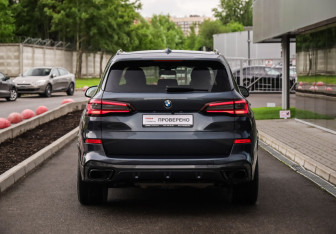 Подержанный автомобиль BMW X5 2020 года (7 фото)