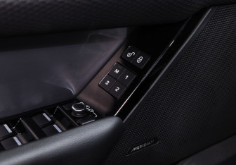 Подержанный автомобиль Land Rover Range Rover Velar 2019 года (24 фото)