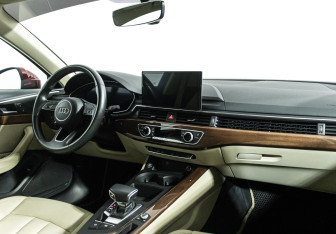 Подержанный автомобиль Audi A4 Sedan 2020 года (43 фото)