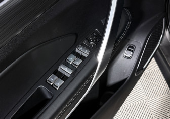 Подержанный автомобиль Geely Atlas Pro 2023 года (10 фото)