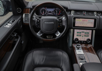 Подержанный автомобиль Land Rover Range Rover 2018 года (12 фото)