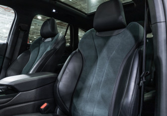 Подержанный автомобиль Geely Monjaro 2023 года (20 фото)