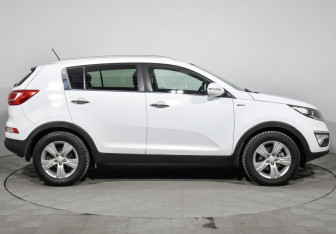 Подержанный автомобиль Kia Sportage 2011 года (4 фото)