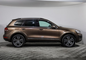 Подержанный автомобиль Volkswagen Touareg 2014 года (4 фото)