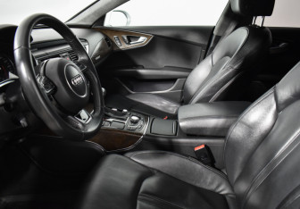 Подержанный автомобиль Audi A7 2013 года (10 фото)