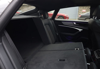 Подержанный автомобиль Audi A7 2018 года (14 фото)