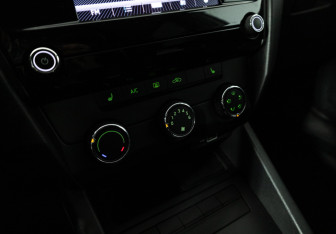 Подержанный автомобиль Skoda Octavia Liftback 2018 года (15 фото)