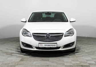 Подержанный автомобиль Opel Insignia Sedan 2013 года (2 фото)