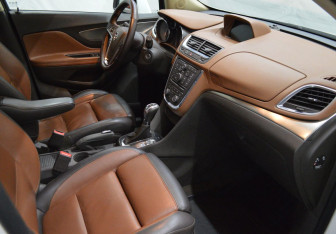 Подержанный автомобиль Opel Mokka 2012 года (12 фото)