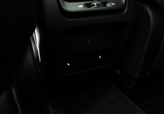 Подержанный автомобиль Geely Tugella 2023 года (17 фото)