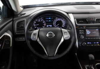 Подержанный автомобиль Nissan Teana 2014 года (9 фото)
