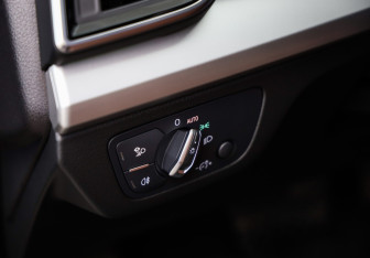 Подержанный автомобиль Audi Q5 2021 года (24 фото)