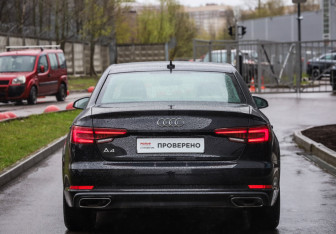 Подержанный автомобиль Audi A4 Sedan 2019 года (7 фото)