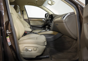 Подержанный автомобиль Audi Q5 2014 года (23 фото)
