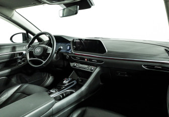 Подержанный автомобиль Hyundai Sonata 2020 года (9 фото)