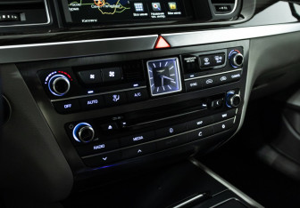 Подержанный автомобиль Genesis G80 2019 года (22 фото)