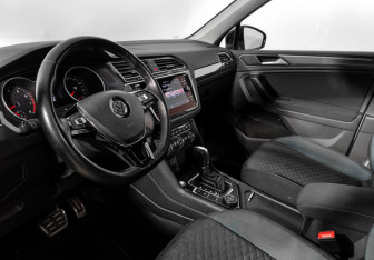 Подержанный автомобиль Volkswagen Tiguan 2019 года (9 фото)