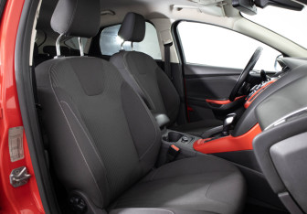 Подержанный автомобиль Ford Focus Hatchback 2012 года (19 фото)