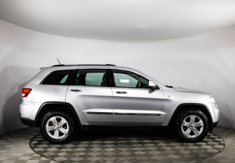Подержанный автомобиль Jeep Grand Cherokee 2012 года (4 фото)