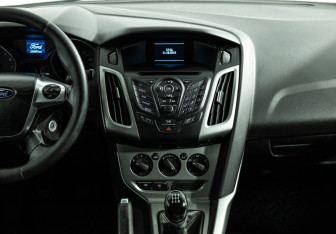 Подержанный автомобиль Ford Focus Sedan 2014 года (14 фото)
