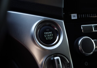 Подержанный автомобиль Toyota Land Cruiser Suv 2013 года (16 фото)