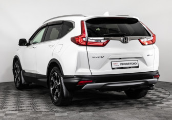 Подержанный автомобиль Honda CR-V 2018 года (7 фото)