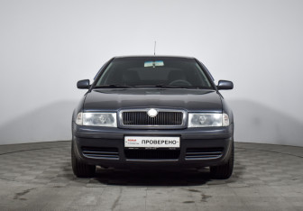 Подержанный автомобиль Skoda Octavia Liftback 2009 года (2 фото)