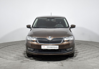 Подержанный автомобиль Skoda Rapid Liftback 2018 года (2 фото)