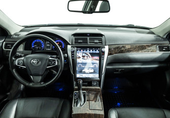 Подержанный автомобиль Toyota Camry Sedan 2017 года (13 фото)