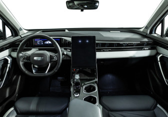 Подержанный автомобиль Geely Atlas 2024 года (13 фото)