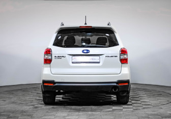Подержанный автомобиль Subaru Forester Suv 2014 года (6 фото)