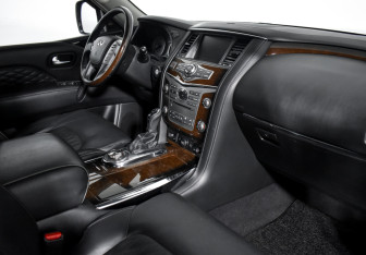 Подержанный автомобиль Infiniti QX80 2018 года (15 фото)