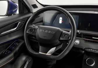 Подержанный автомобиль Exeed LX 2023 года (16 фото)