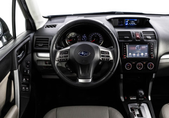 Подержанный автомобиль Subaru Forester Suv 2013 года (11 фото)
