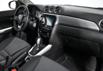 Подержанный автомобиль Suzuki Vitara 2018 года (13 фото)