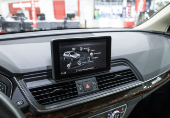 Подержанный автомобиль Audi Q5 2017 года (20 фото)