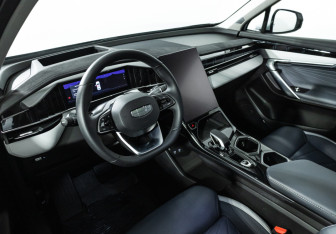 Подержанный автомобиль Geely Atlas 2024 года (11 фото)