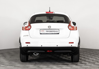 Подержанный автомобиль Nissan Juke 2013 года (6 фото)
