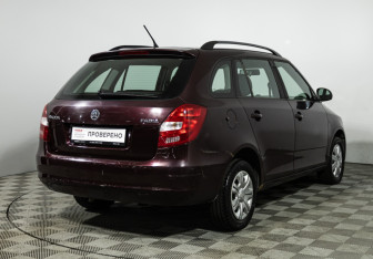 Подержанный автомобиль Skoda Fabia Wagon 2013 года (5 фото)