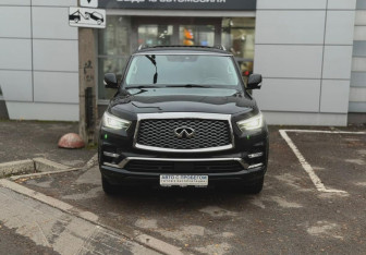 Подержанный автомобиль Infiniti QX80 2019 года (2 фото)
