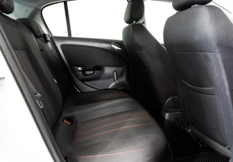 Подержанный автомобиль Opel Corsa 2011 года (16 фото)