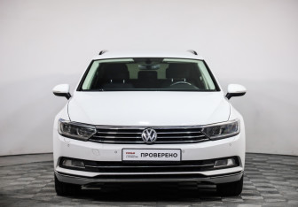 Подержанный автомобиль Volkswagen Passat Wagon 2016 года (2 фото)