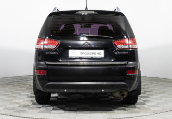 Подержанный автомобиль Citroen C-Crosser 2012 года (6 фото)