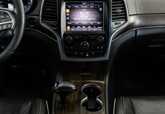 Подержанный автомобиль Jeep Grand Cherokee 2013 года (13 фото)