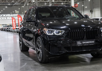 Подержанный автомобиль BMW X5 2022 года (4 фото)