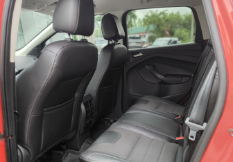 Подержанный автомобиль Ford Kuga 2013 года (17 фото)