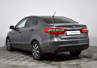 Подержанный автомобиль Kia Rio Sedan 2013 года (7 фото)