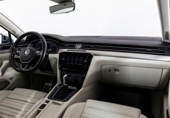 Подержанный автомобиль Volkswagen Passat Wagon 2019 года (10 фото)